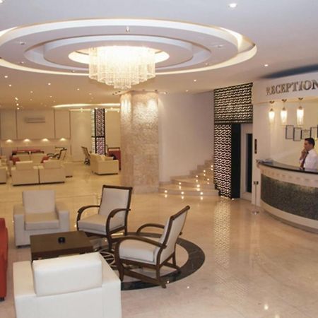 Esat Hotel Кушадасы Экстерьер фото
