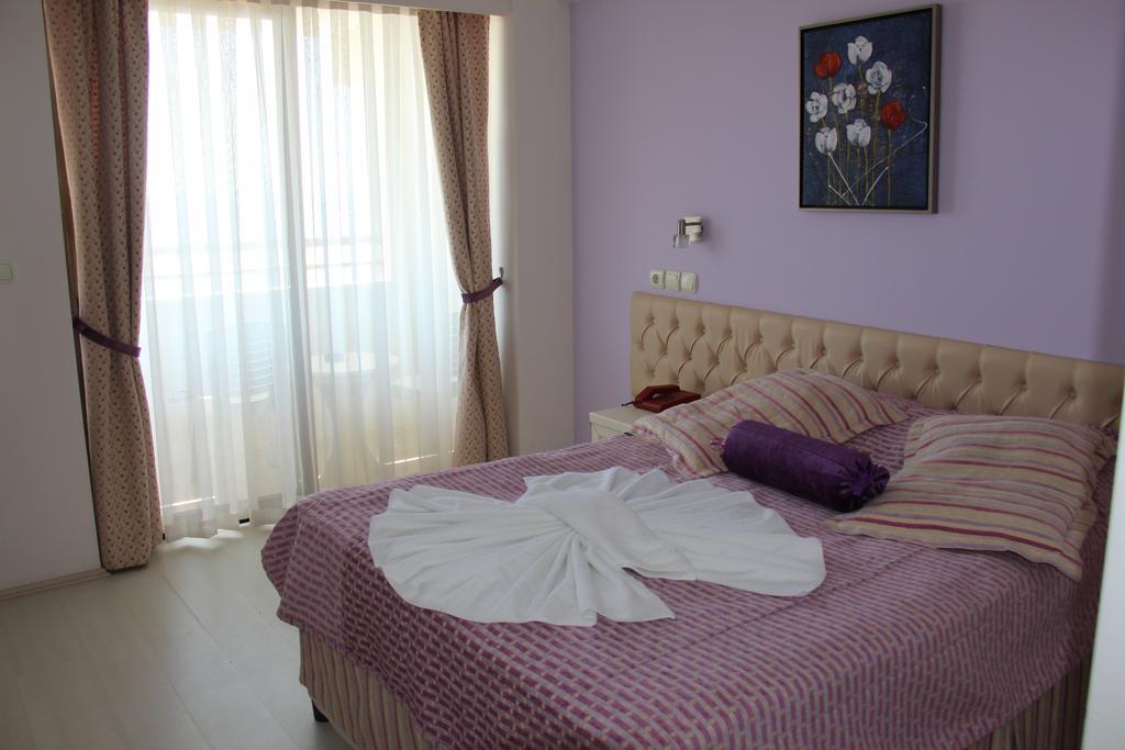 Esat Hotel Кушадасы Экстерьер фото